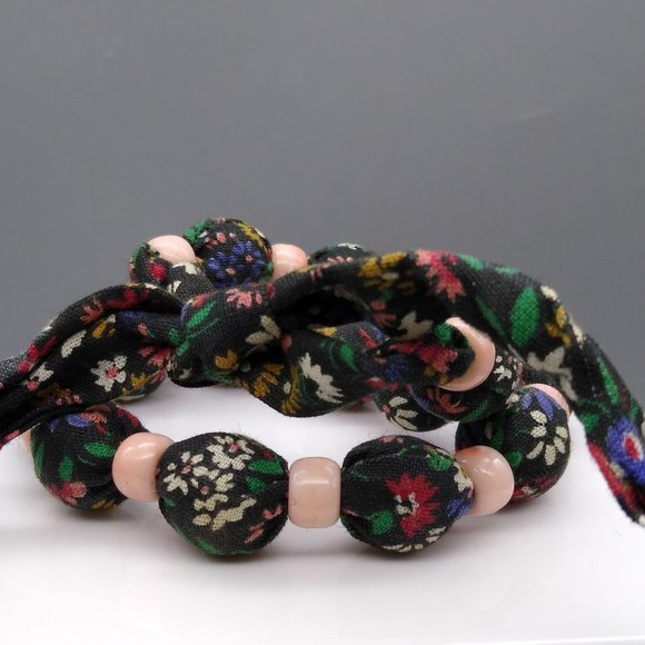 Cottagecore Fabric Covered Beads Necklace, Vintage Black Floral Cloth with Pink - Picture 4 of 4